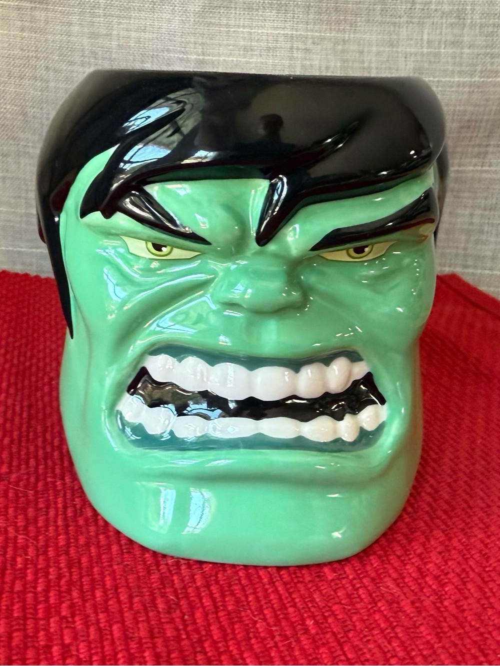 NWOT 2011 Marvel Incredible Hulk Avengers 3D Sculpted Ceramic Mug Disney Store